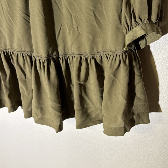 Banana Republic XS Olive Green dress long sleeve, tiny fraying at neck, see pic - Picture 5 of 7